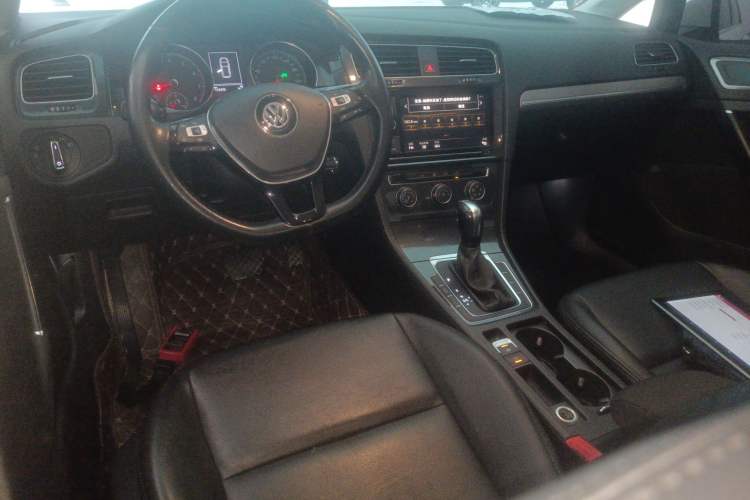 Used Volkswagen Golf 2019 200TSI DSG Comfort & Ambition Edition China VI Standard
