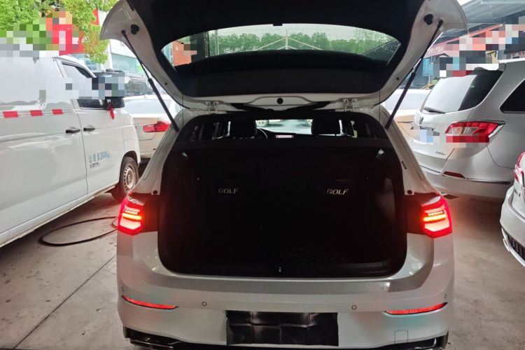 Used Volkswagen Golf 2021 280TSI DSG R-Line Trunk