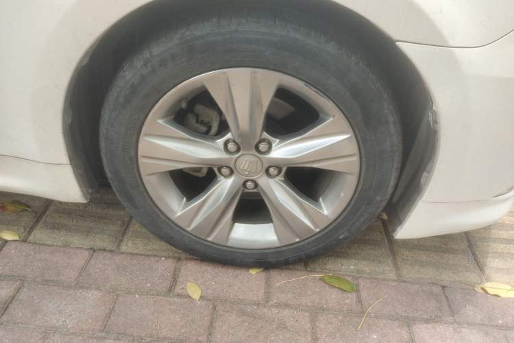 Used Toyota Crown 2015 2.0T Fashion Edition Right Front Wheel Hub