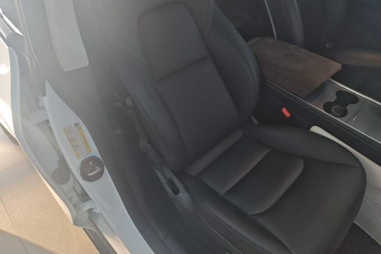 Used Tesla Model Y 2024 Long-Range All-Wheel-Drive Version