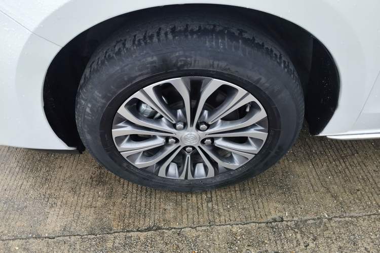 Used Buick GL8 2023 Land Executive Class Smart Enjoyment Model