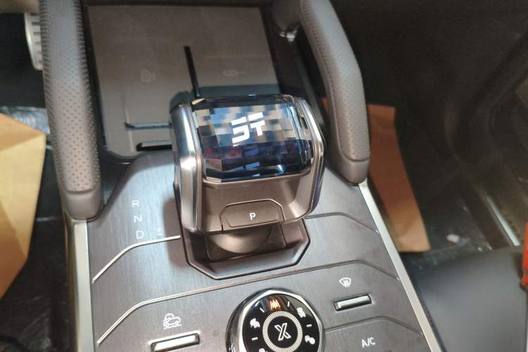 Used JETOUR Traveler 2023 2.0T Four-Wheel Drive Conqueror Gear Lever