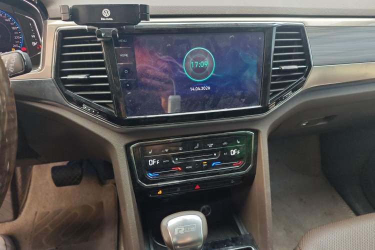 Used Volkswagen Viloran 2020 330TSI Luxury Edition Audio And AC Panel