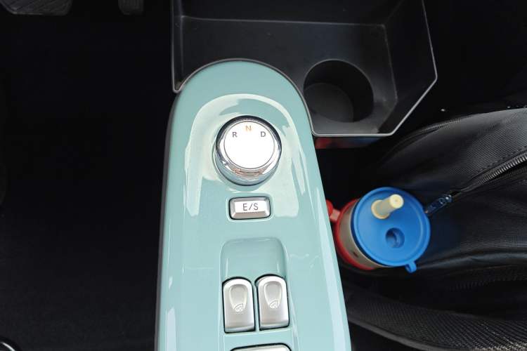 Used CHANGAN NEVO Lumin 2022 210km Sweet Edition Gear Lever