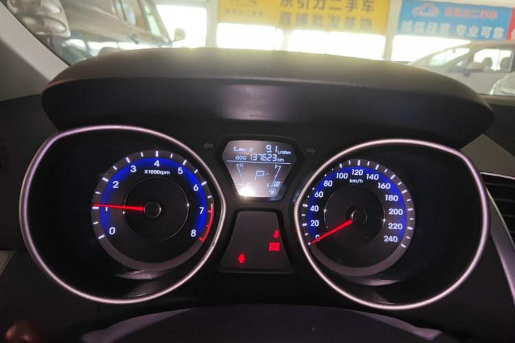 Used Hyundai Elantra (5th Generation / Langdong) 2016 1.6L Automatic Smart Version