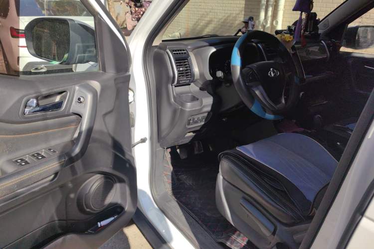 Used CHANGAN OSHAN X70A 2018 1.5L Manual Luxury Model