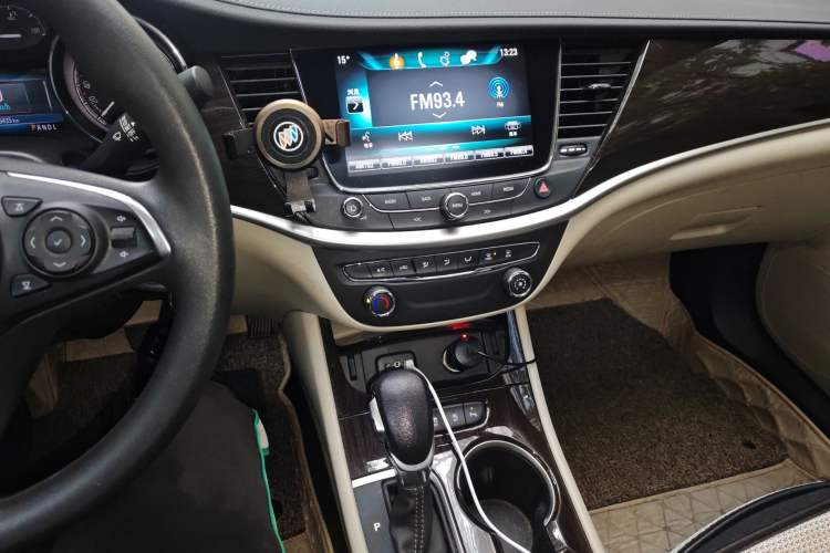 Used Buick Verano 2018 Sedan 15S Automatic Leading Model Audio And AC Panel