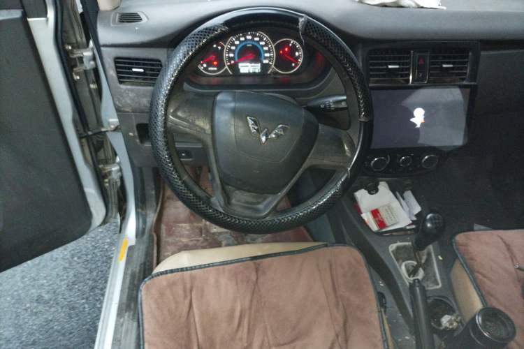 Used Wuling Rongguang V 2015 1.5L Standard Version Steering Wheel