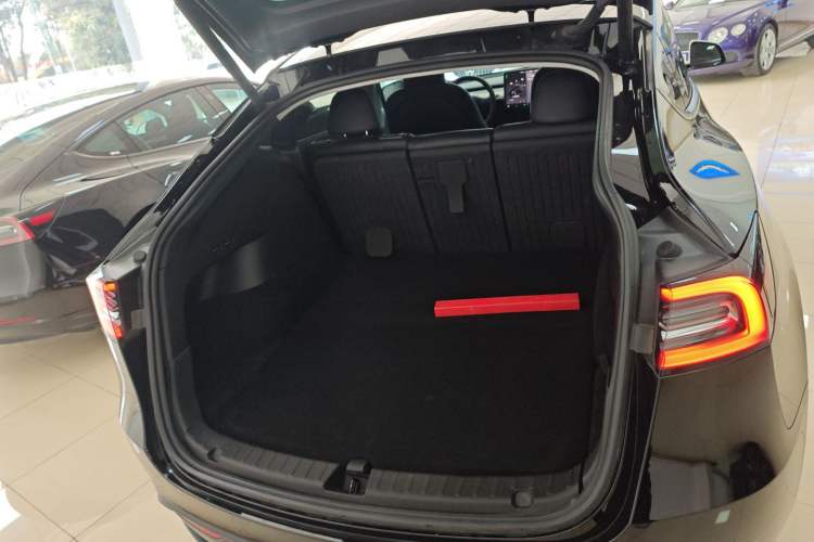 Used Tesla Model Y 2022 Rear-Wheel-Drive Version
