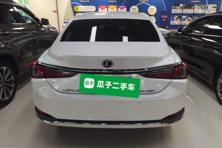 Used Lexus ES 2020 200 Excellence Edition
