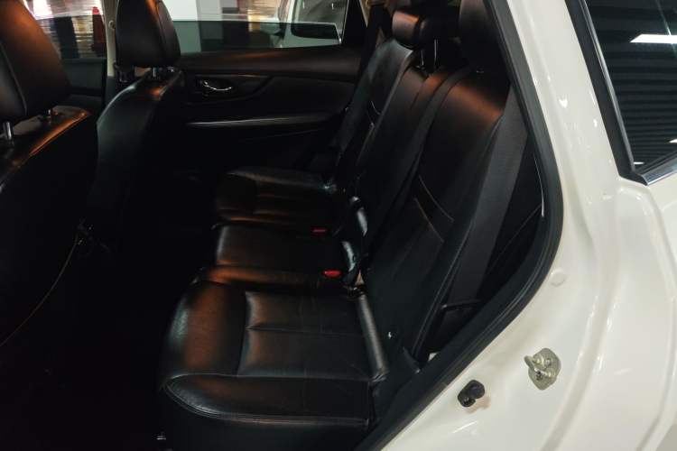 Used Nissan X-Trail 2017 2.0L CVT 7-Seater Comfort Edition 2WD Left Rear Seat