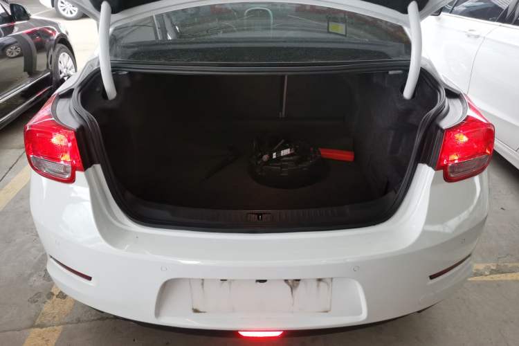 Used Chevrolet Malibu 2014 2.0L Automatic Luxury Edition Trunk