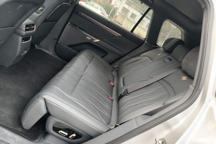 Used Dongfeng eπ eπ008 2025 210 Ultra LikeYi Edition 5-Seater

