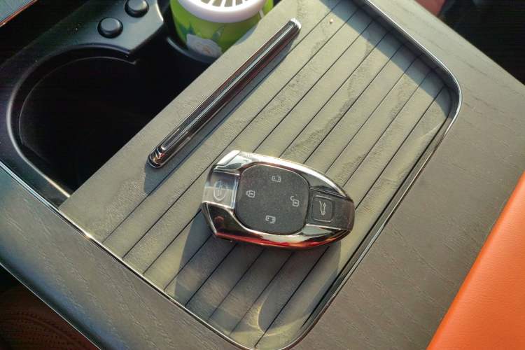 Used GAC Trumpchi Xiangwang M8 2025 Kunkun Series Ultra First-Class Cabin Interior 1