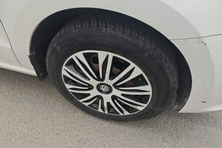 Used Volkswagen Polo 2016 1.6L Automatic Comfort Model
