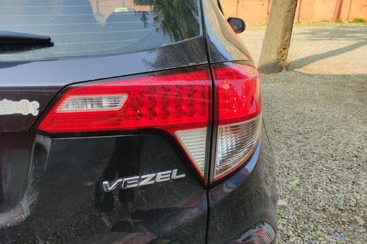 Used Honda Vezel 2022 1.5L CVT Phantom Night Pioneer Edition
