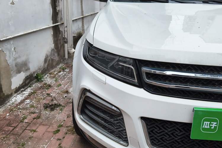 Used Zotye T600 2016 Sport Edition 2.0T DCT Luxury Model Right Front Headlight