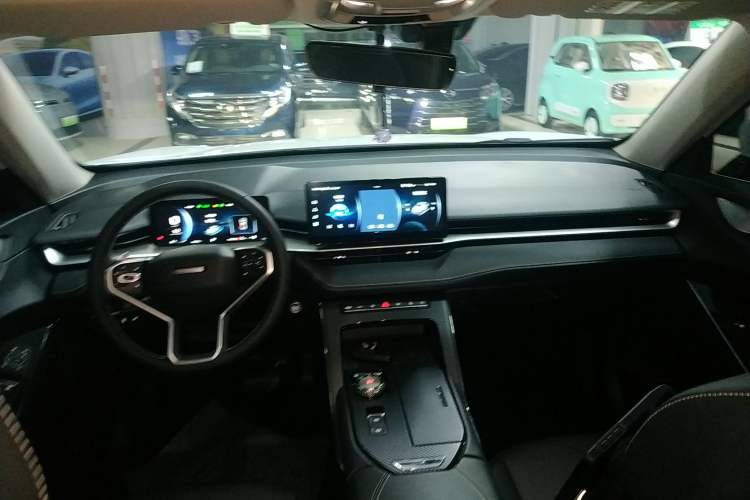 Used Haval H6 2022 3rd Generation 1.5T Automatic Two-Wheel Drive Pro Center Console