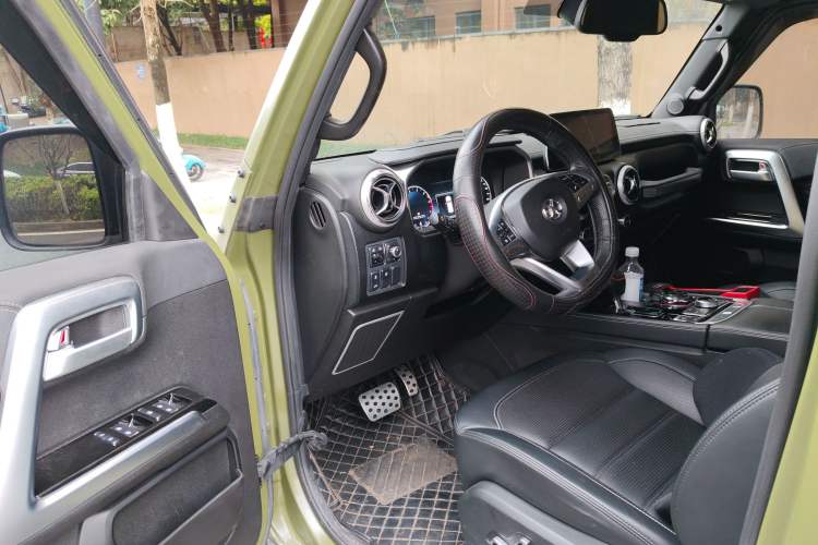 Used BAIC Off-Road BJ40 2019 2.3T Automatic Four-Wheel Drive Shengshi Huazhang Edition China VI Emission Standard