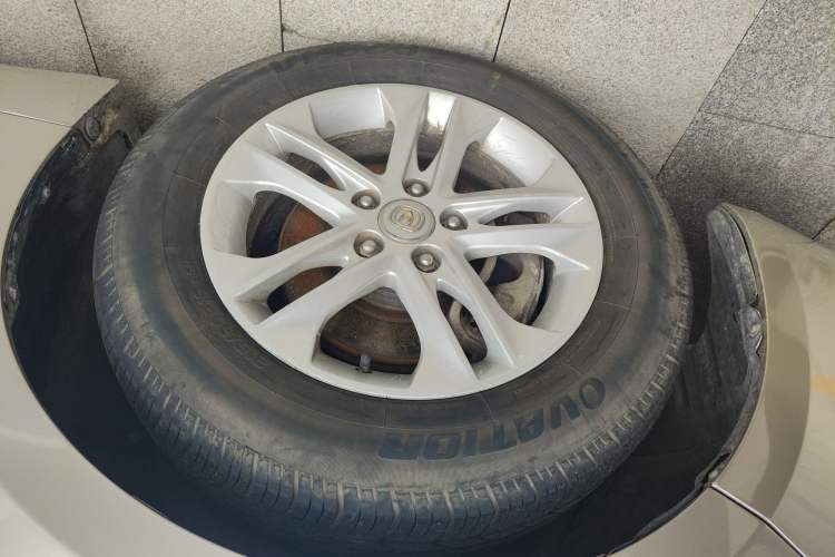 Used Changan Raeton 2014 1.8T Automatic Elite Anniversary Edition China IV Standard
