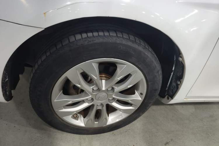 Used Geely Auto Emgrand 2016 Sedan 1.5L Manual Upward Edition Left Front Wheel Hub