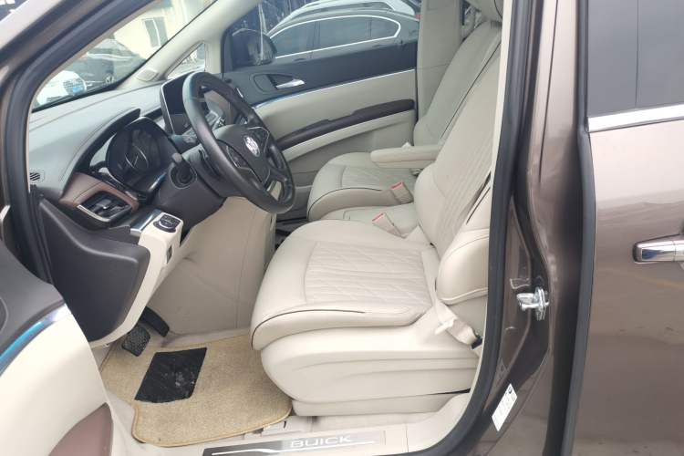 Used Buick GL8 2023 Land Executive Class Deluxe Model