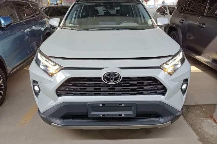 Used Toyota RAV4 2023 2.0L CVT Two-Wheel Drive 20th Anniversary Platinum Edition