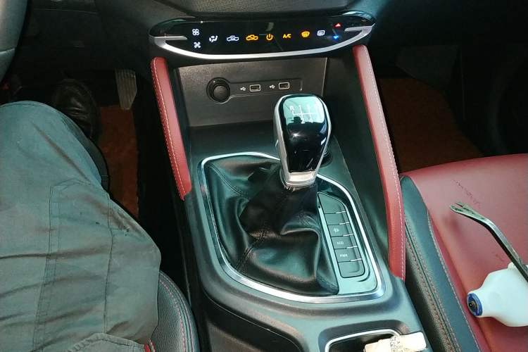 Used SAIC MAXUS Xingji 2023 Starry L 2.0T Diesel Manual 4x4 Elite Edition Long Bed