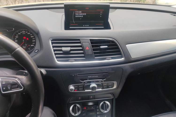 Used Audi Q3 2013 35 TFSI Comfort Model Audio And AC Panel