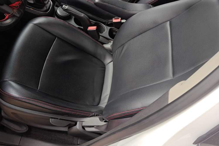 Used Chevrolet Trax 2016 1.4T Manual Two-Wheel Drive Comfort Version with Sunroof