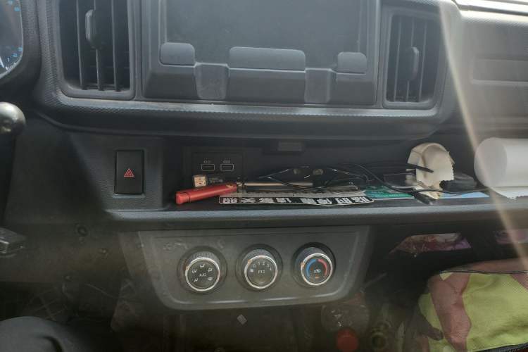 Used JAC Group Blue Cat 2023 M1 Zhongxinhang 38.64kWh Elite Edition Audio And AC Panel