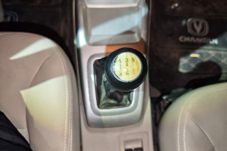 Used CHANGAN Alsvin V3 2012 1.3L Manual Luxury Version China IV Standard
