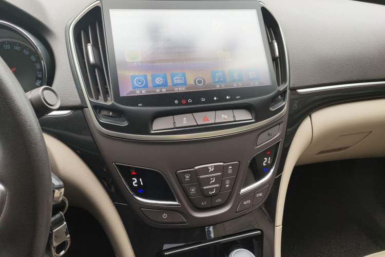 Used Buick Regal 2015 2.0L Leading Fashion Edition