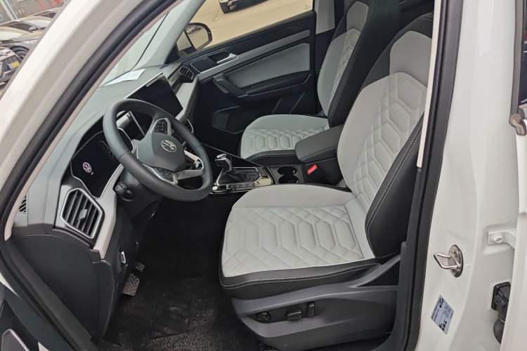 Used Volkswagen Tayron 2024 300TSI Two-Wheel-Drive Luxury Plus Advanced Version Left Front Seat