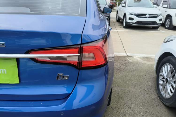 Used Roewe i5 2019 1.5L Automatic 4G Connected Linghao Edition Right Rear Taillight