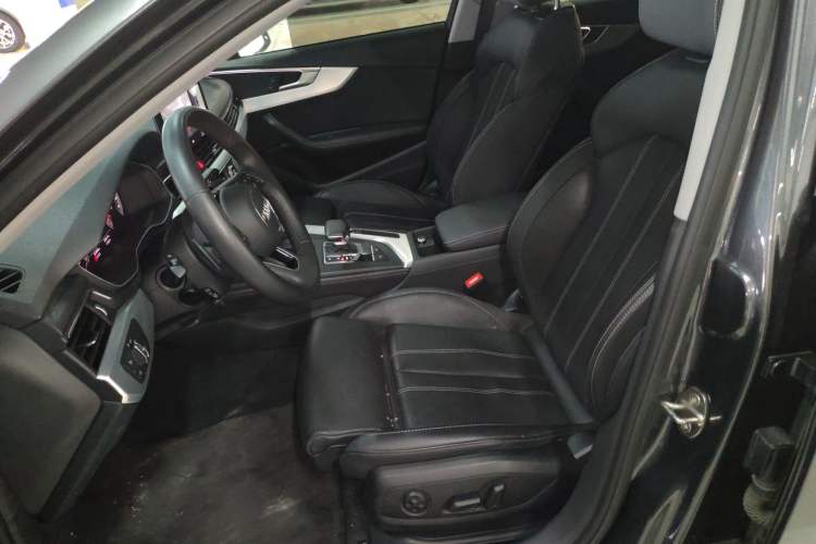 Used Audi A4L 2022 40 TFSI Luxury Dynamic Model
