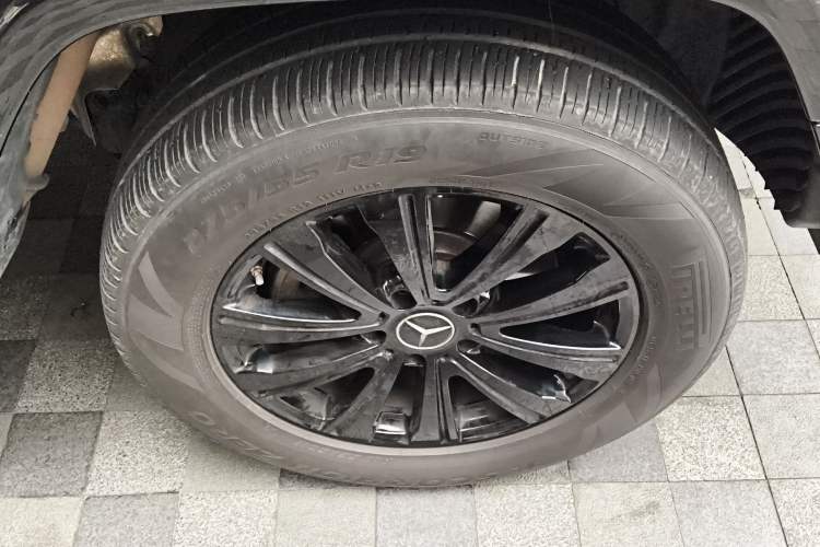 Used Mercedes-Benz G-Class 2022 G 500 Right Front Wheel Hub