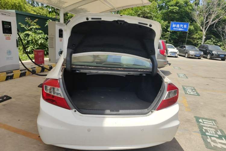 Used Honda Civic 2013 10th Anniversary 1.8L Automatic Luxury Edition
