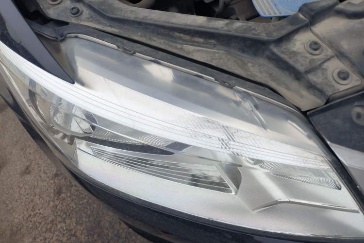 Used Volkswagen Santana 2013 1.6L Manual Fashion Edition Right Front Headlight