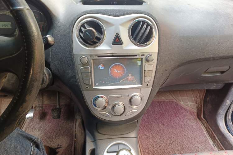 Used JAC Group Refine M2 2012 1.5L MT Comfort Sporty 7-Seater
