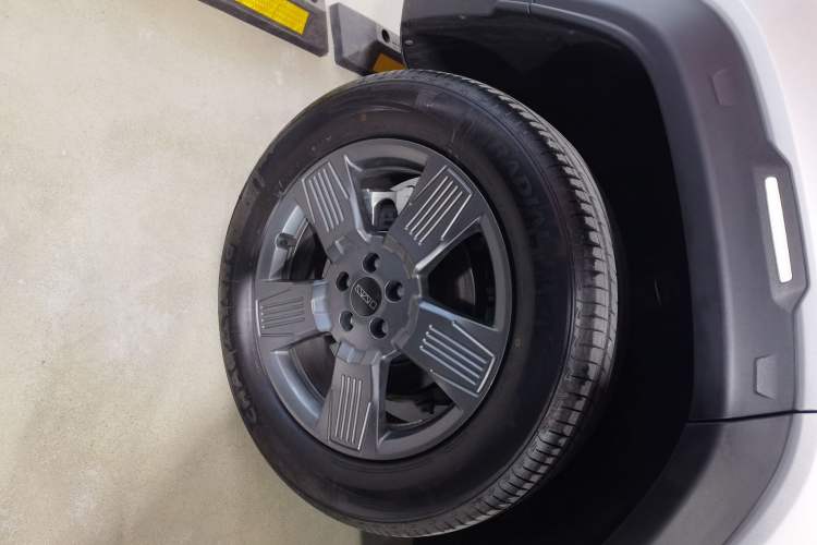 Used iCAR 03 2024 401km Range Two-Wheel Drive Standard Yuechao Version Exterior 8