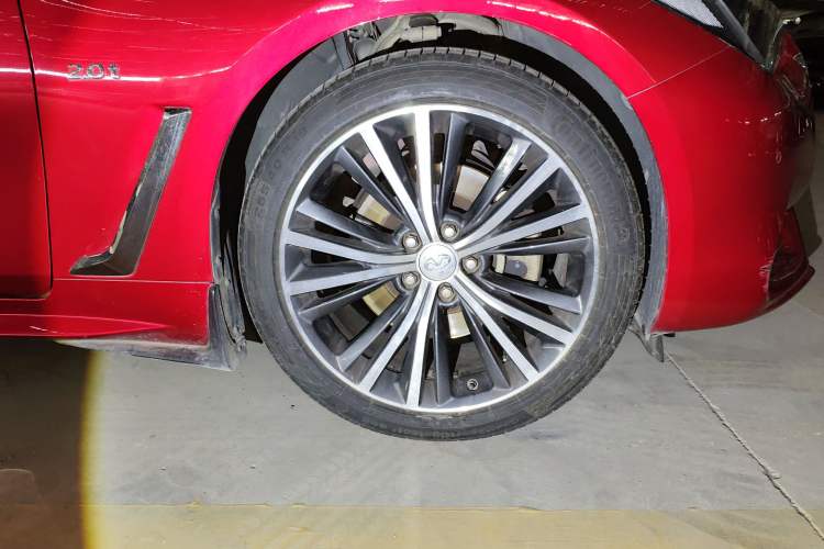 Used Infiniti Q60 2019 2.0T Luxury Edition