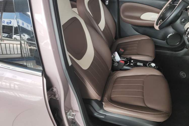 Used Wuling Bingo 2023 333 km Lingxi Connected+ Version Right Front Seat