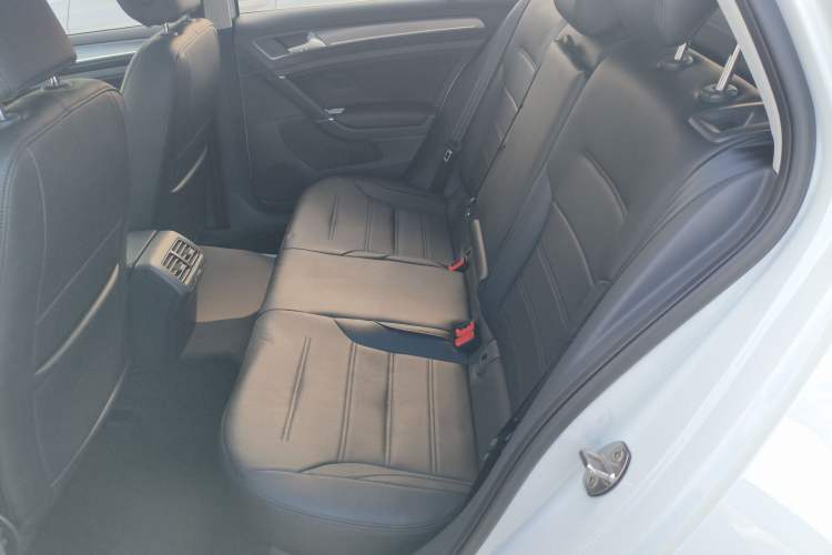 Used Volkswagen Golf 2017 1.6L Automatic Comfort Million-Vehicle Anniversary Edition Left Rear Seat