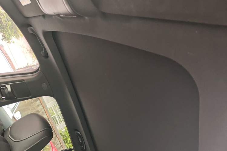 Used Cadillac XT4 2018 28T Two-Wheel Drive Leading Sport Model
