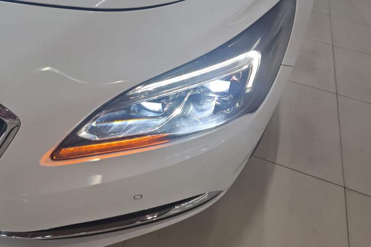 Used Buick LaCrosse 2018 28T Luxury Model