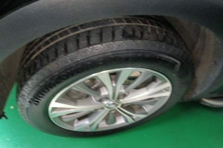 Used Buick Envision 2021 Encore Plus 652T Five-Seat All-Wheel-Drive Luxury Model