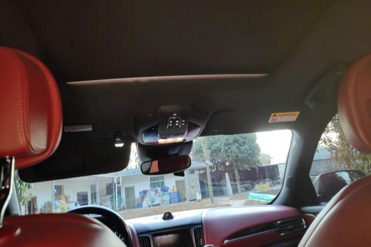 Used Maserati Levante 2018 3.0T Classic Edition Headliner