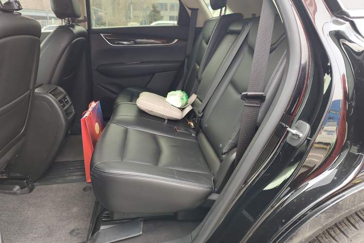 Used Cadillac XT5 2018 25T Luxury Model
