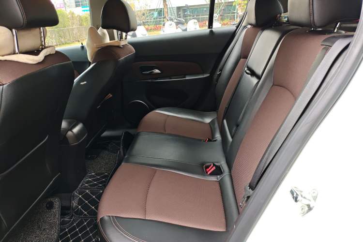 Used Chevrolet Cruze 2013 Hatchback 1.6L Automatic Luxury Model